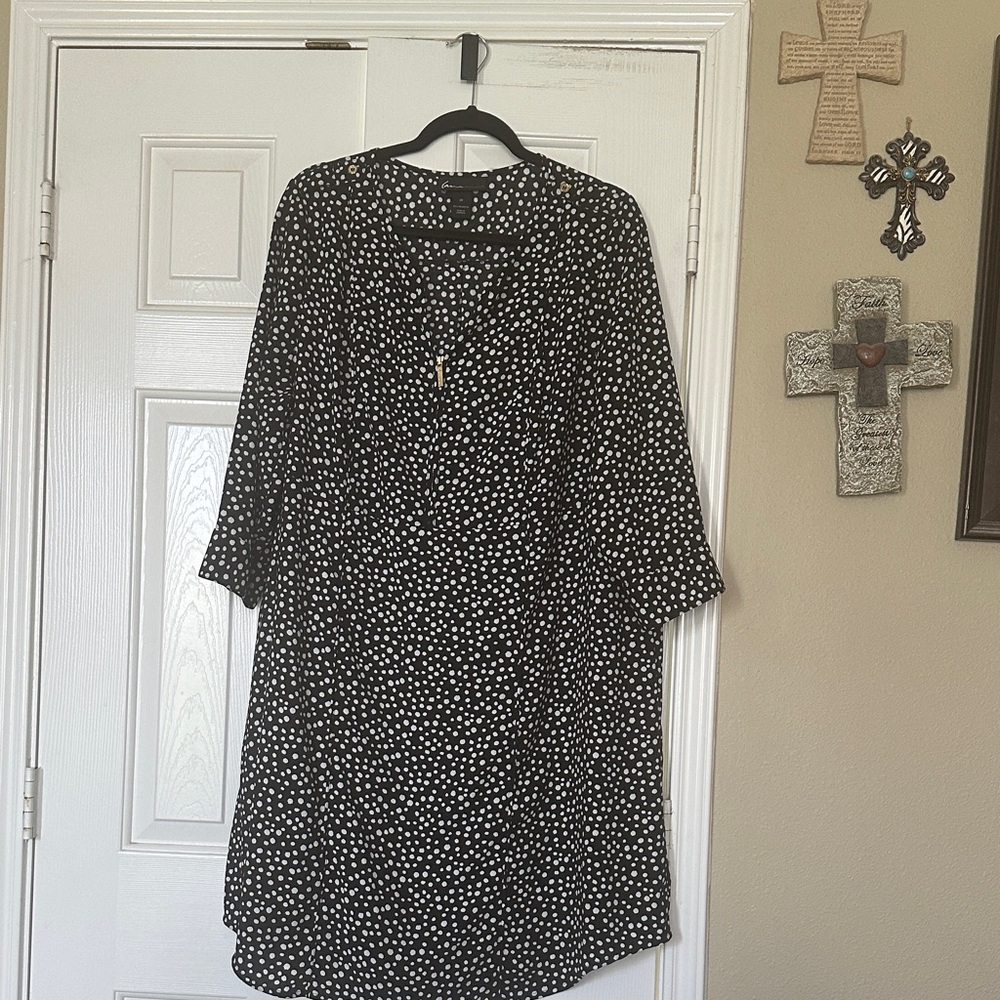 Lane Bryant black & white polka-dot tunic dress, 3/4 sleeve. Size 20